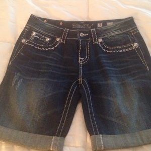 Miss Me jean shorts size 28, 9" inseam