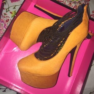 LONDON TRASH HIGH HEELS GREAT CONDITION  👠👠👠