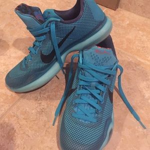 Kobe 10's gently used men's size 8.5