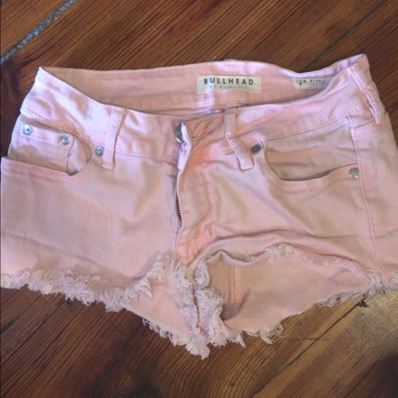 Light pink Bullhead shorts