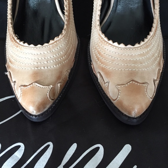 Tan Heels!! - Picture 2 of 4