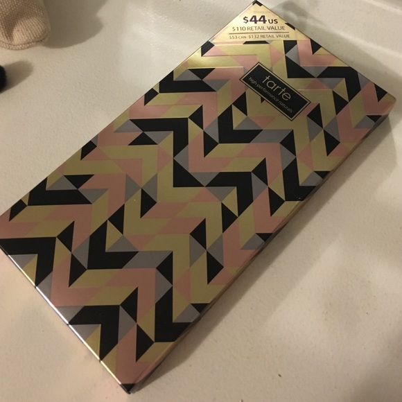 Tarte Holidaze Bling it on Blush palette