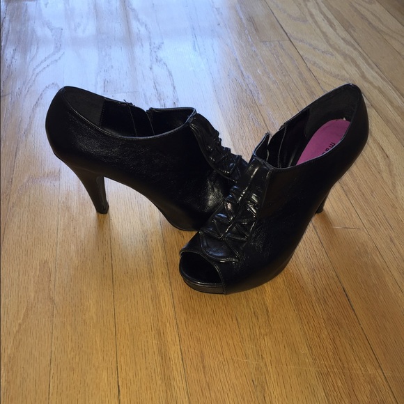 Madden Girl Kalindaa bootie