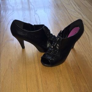 Madden Girl Kalindaa bootie