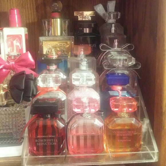 ISO!!! UPDATED! Any VS Bombshell perfumes/lotions - Picture 4 of 4