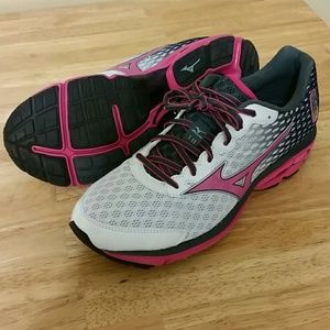 Sale. Mizuno Wave Rider 18