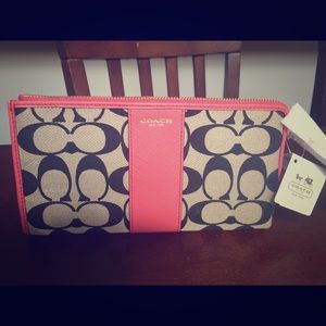 Coach zippy wallet/wristlet