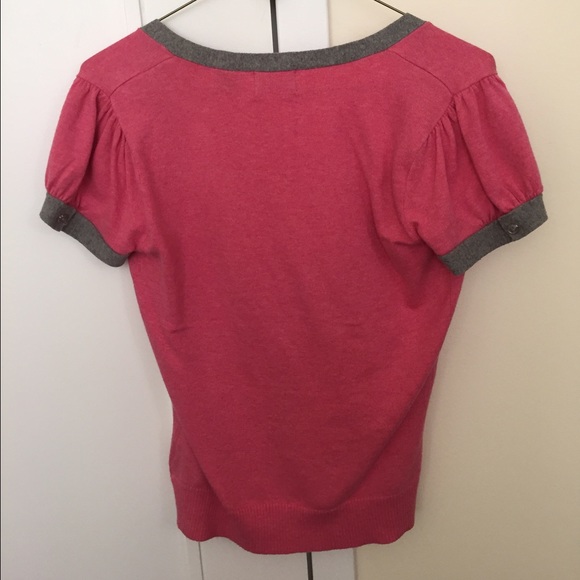 Pink cardigan, unique 3 button, size small - Picture 3 of 4