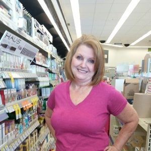 Meet your Posher, Lena