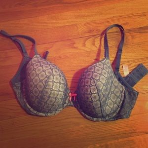 VS Lined perfect coverage bra. Good condition.