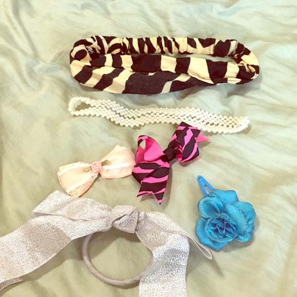 Hair accessories bundle👒🎀🌺🌸