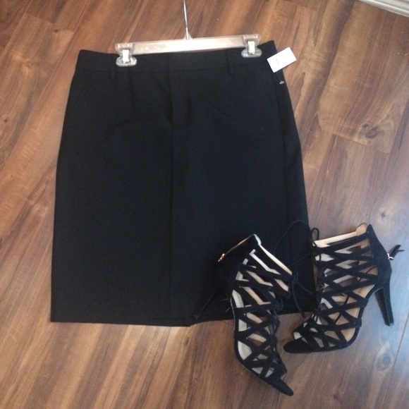 Gap pencil skirt