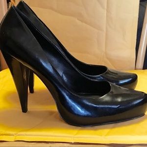 RSVP Black Pumps, 10M