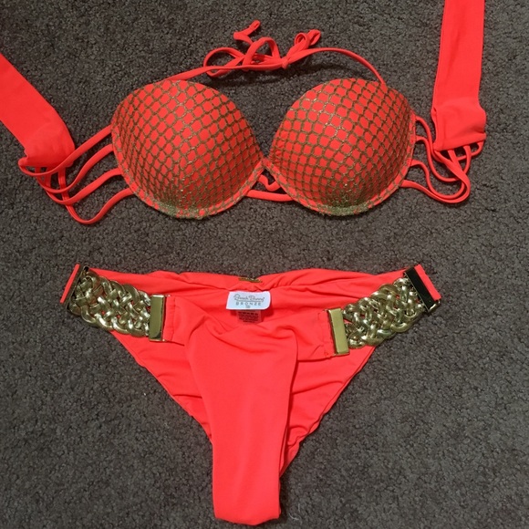 Beach Bunny My Moment/To The World Small - NWOT - Picture 2 of 4