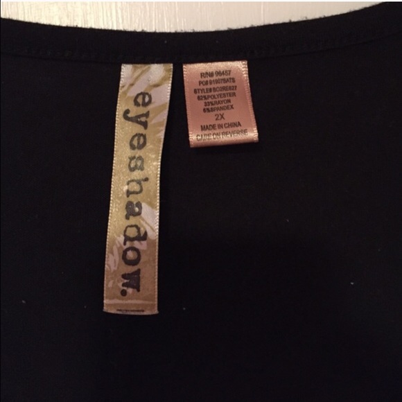 HOLD-Eyeshadow Black & Gold Chevron Vneck Top - Picture 3 of 4