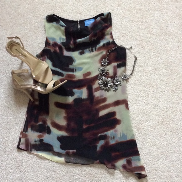 REDUCED Sleeveless tunic with asymmetrical hem - Picture 3 of 3