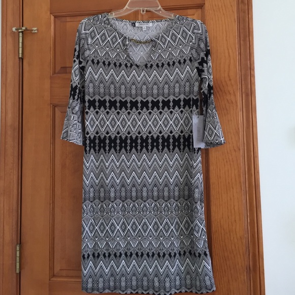 Jennifer Lopez Black/White Geometric Shift Dress