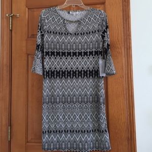 Jennifer Lopez Black/White Geometric Shift Dress