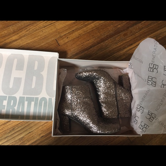 BCBG BRONZE GLITTER BOOTIES, Size 7