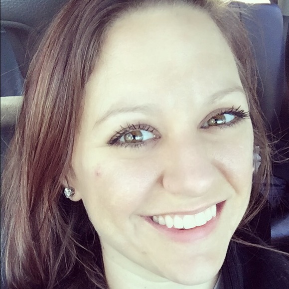Meet your Posher, Pamela - Picture 2 of 4
