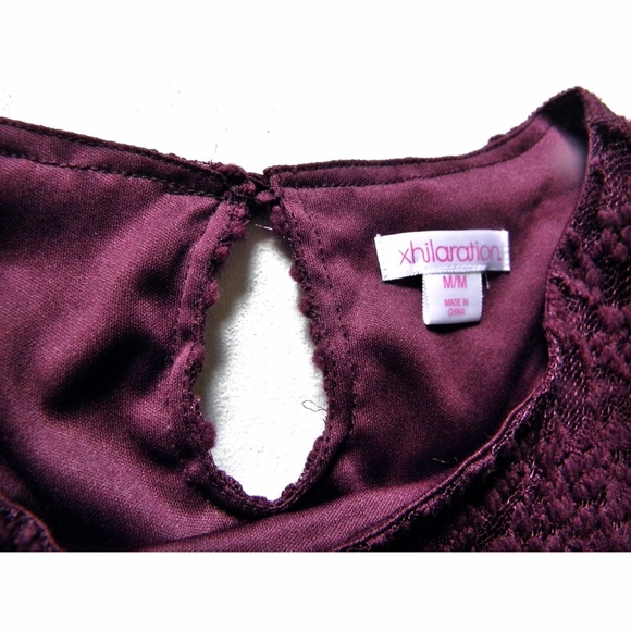 Cranberry Lace Crop Top - Picture 4 of 4