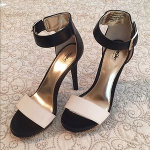 Work-to-Cocktail Black,White & Gold Heels