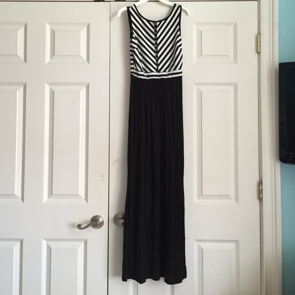 malloy Dresses & Skirts - Black & White Maxi Dress