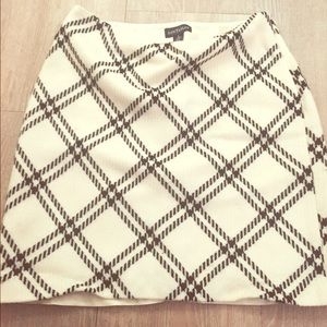 ANNE TAYLOR - White and black skirt
