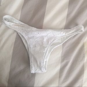 itsy bikini bottom 👙🌞