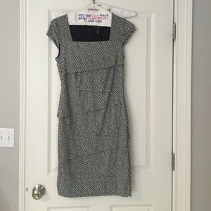 White House Black Market instantly slimming dress!
