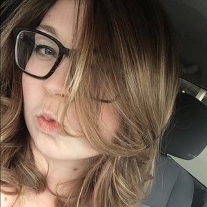 Meet your Posher, Olivia