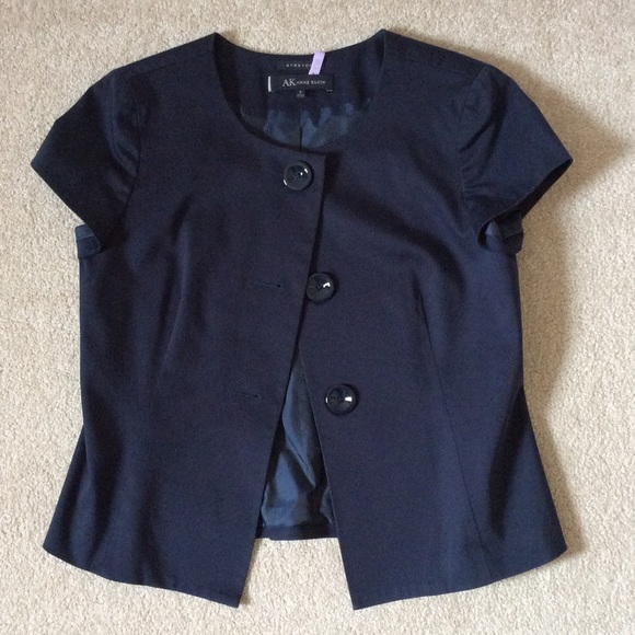 PRICE DROPPED Two piece short set - Picture 2 of 4