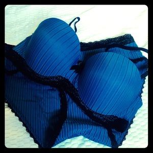 ☄NWOT Blue Pinstripe Bra/Panty Set ☄