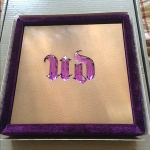 Urban Decay 15th Anniversary Eyeshadow palette