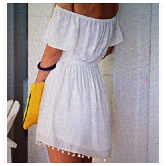 🎉SOLD🚫🌞White Off Shoulder Ruffle Dress-Size S - Picture 4 of 4