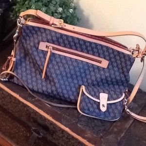 Dooney & Bourke Purse Bag Tote w/ Wristlet - NWOT