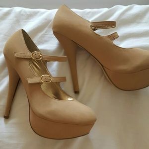 High heels with straps