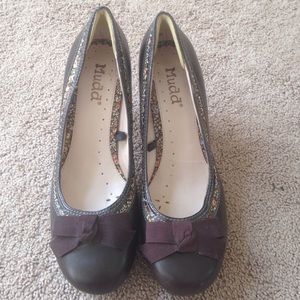 Dark brown mudd brand shoes