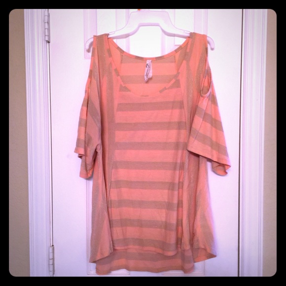 Peachy and gold tone top