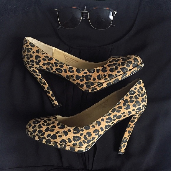 Colin Stuart Shoes - Cheetah Print Pumps