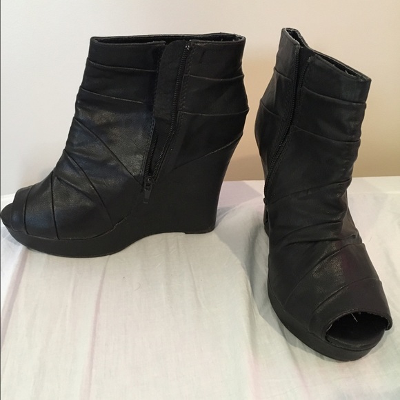 Black leather wedges