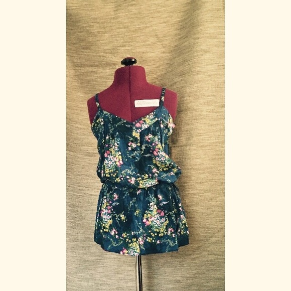 Floral top. - Picture 4 of 4