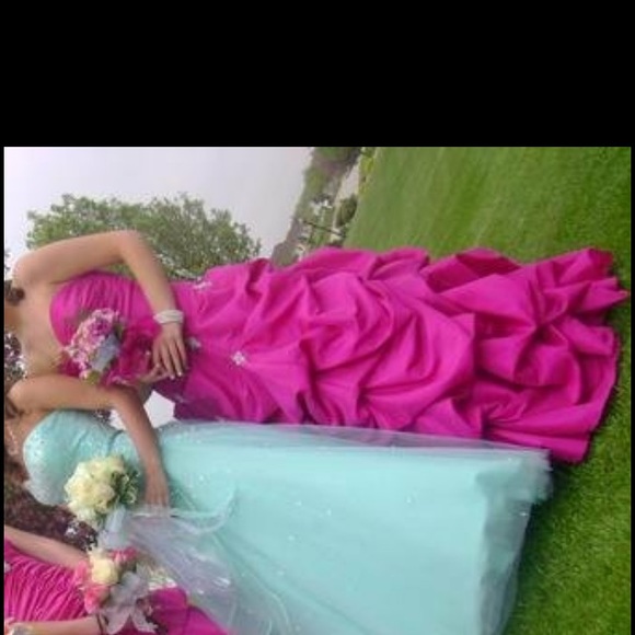 Prom dress - Picture 2 of 3