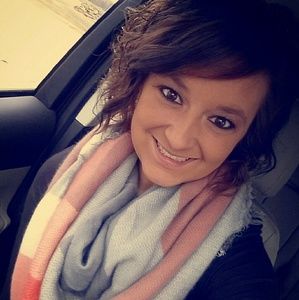 Meet your Posher, Emily