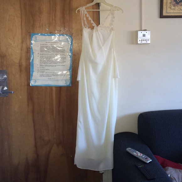 Wedding dress / prom dress