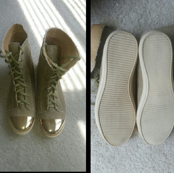 Tennis Shoes