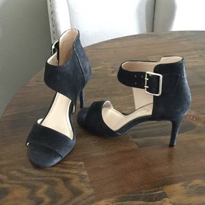Size 6 Jessica Simpson suede heels