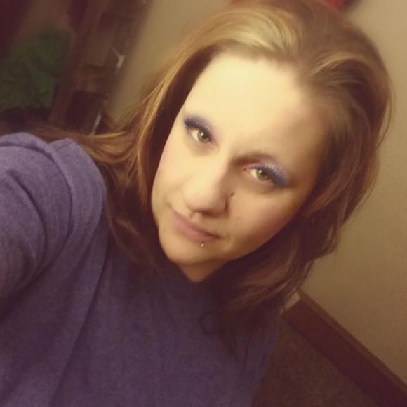 Meet your Posher, Tabitha - Picture 1 of 1