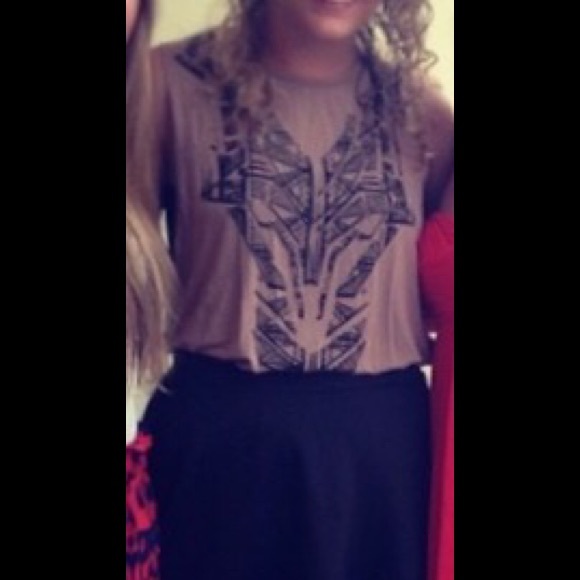 Flowy Aztec muscle tee - Picture 3 of 3