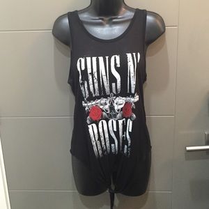 NWOT Guns N Roses tie front tank